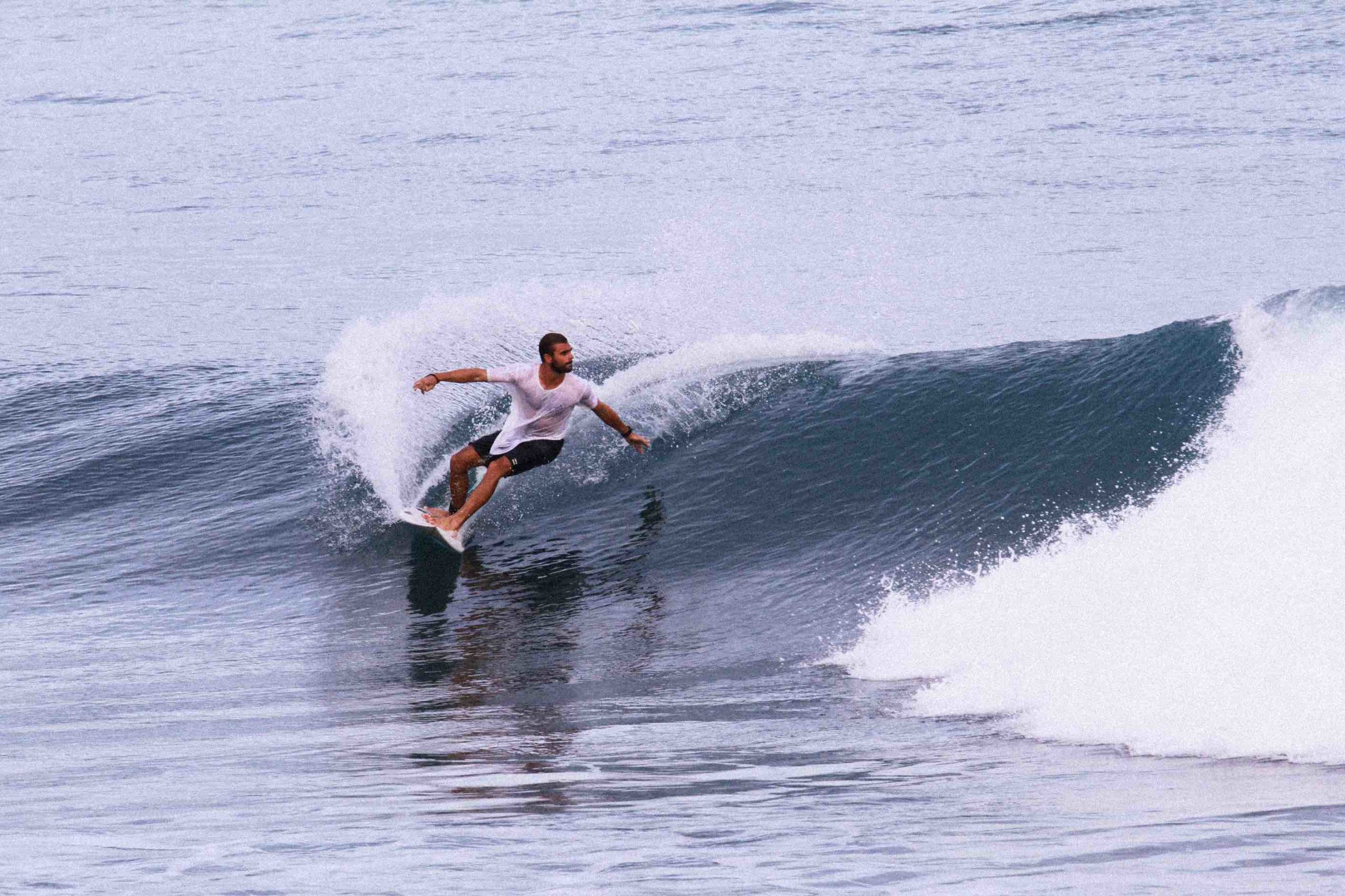Round house cutback surf Alex