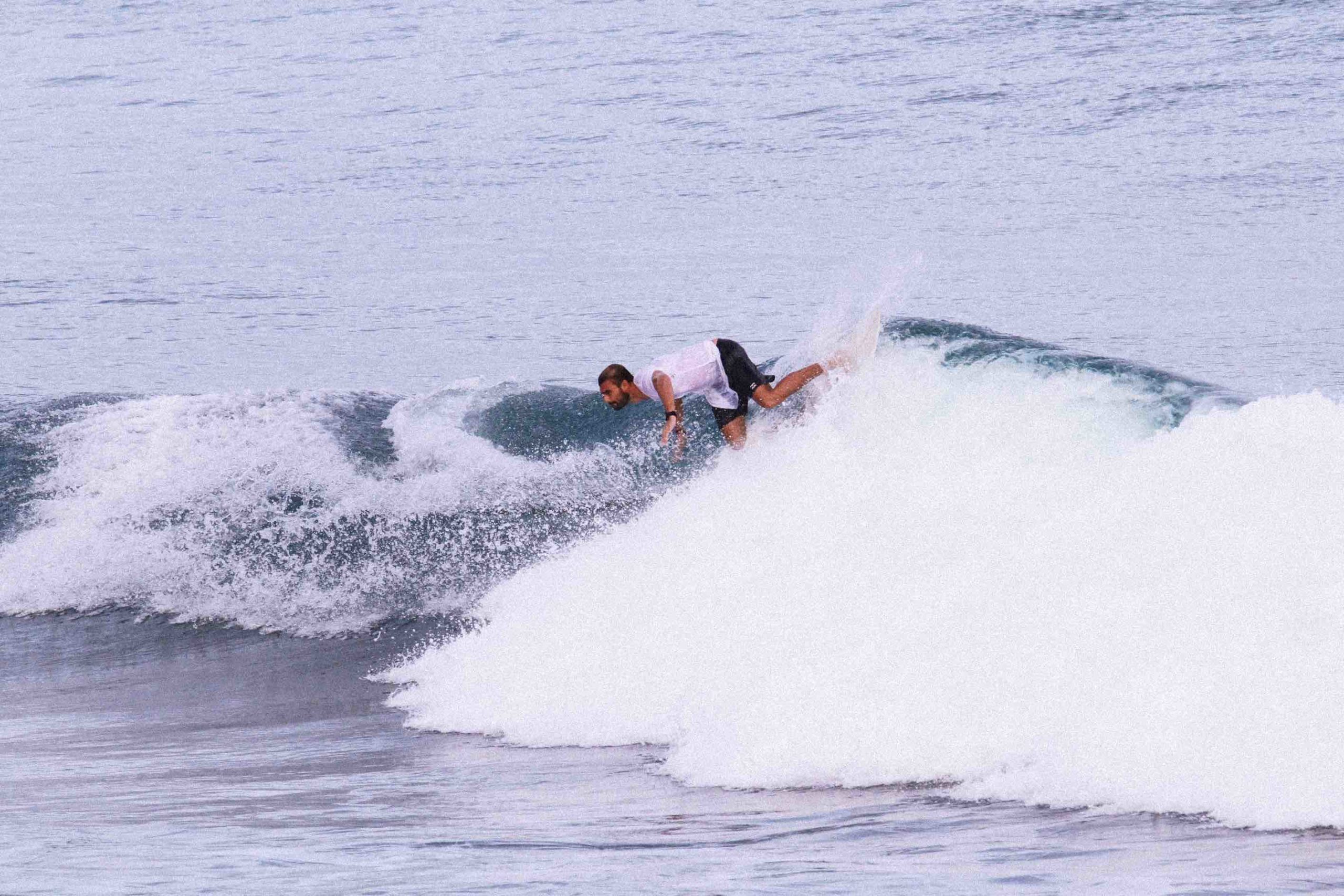 Round house cutback surf Alex